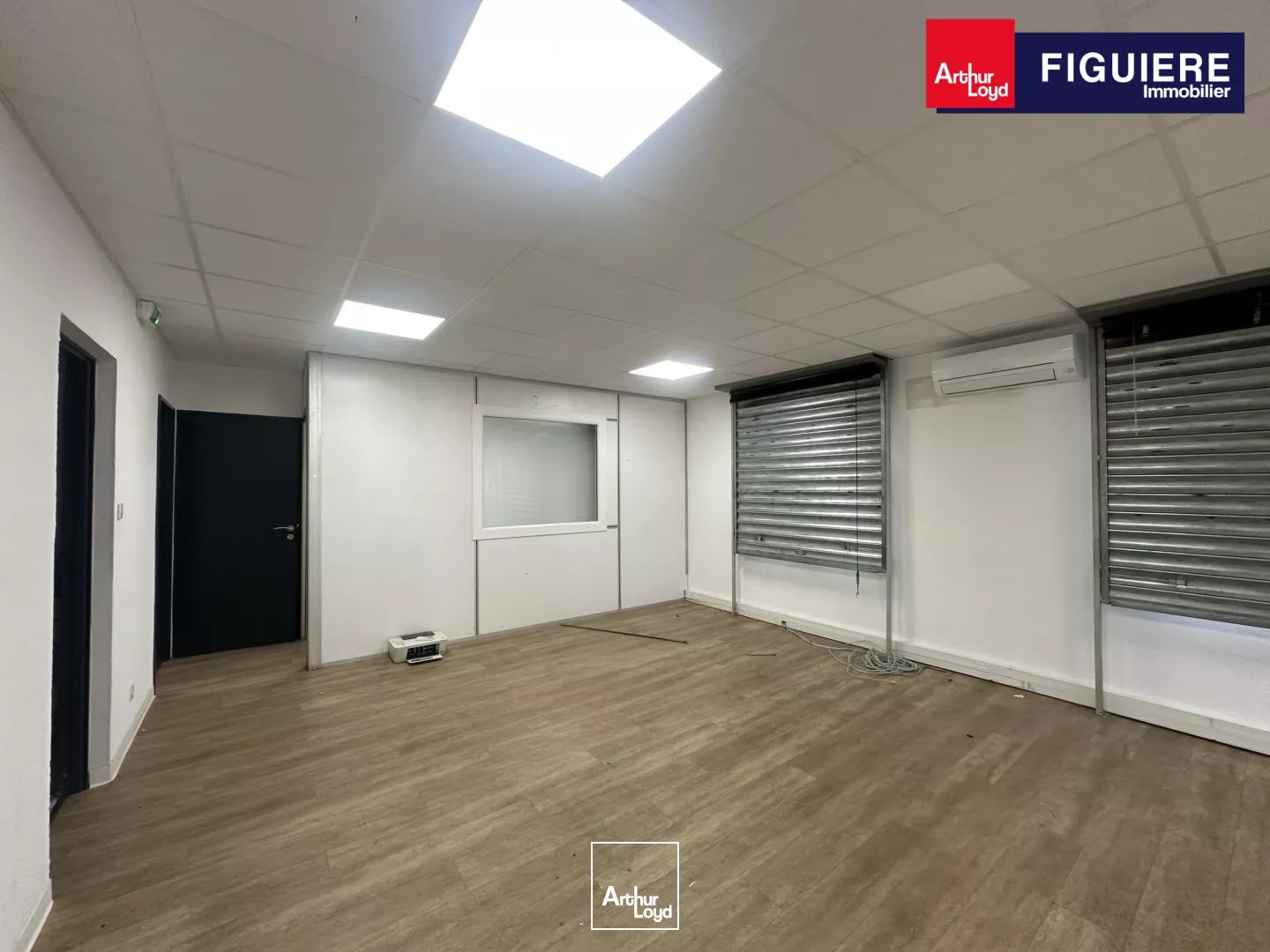 Locaux mixtes rénovés sur la ZI de l'ANJOLY à VITROLLES