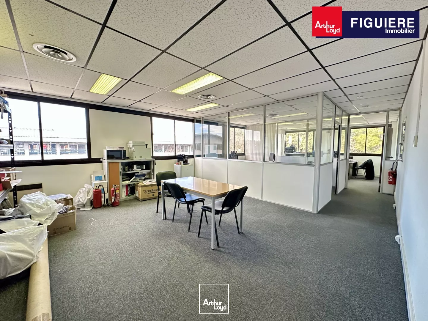 BUREAUX AVEC PARKING EN PÉRIPHÉRIE D'AIX EN PROVENCE