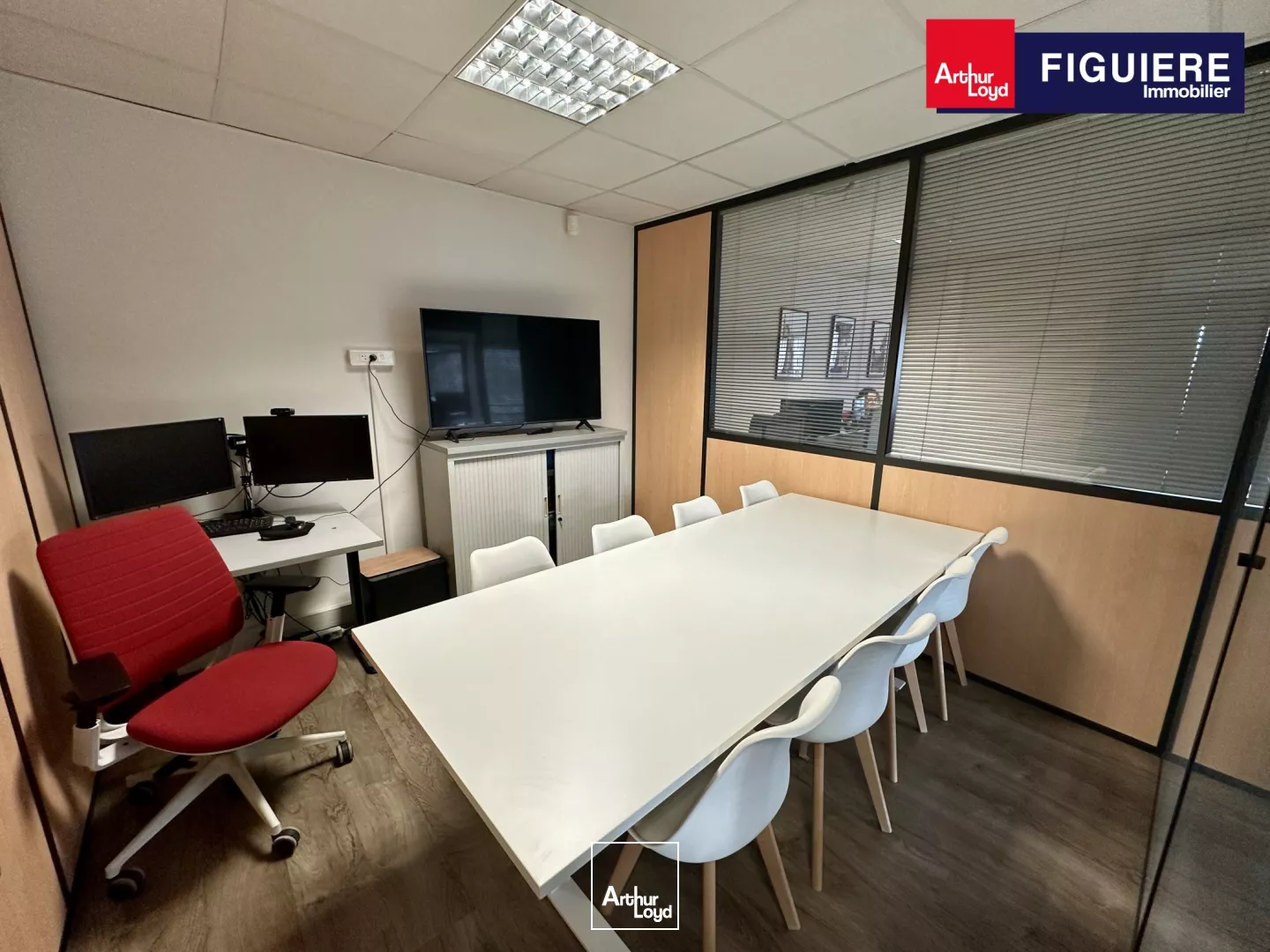 BUREAUX À VENDRE AVEC PARKING EN DERNIER ETAGE