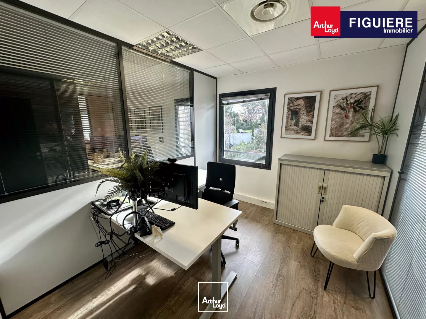 BUREAUX À VENDRE AVEC PARKING EN DERNIER ETAGE