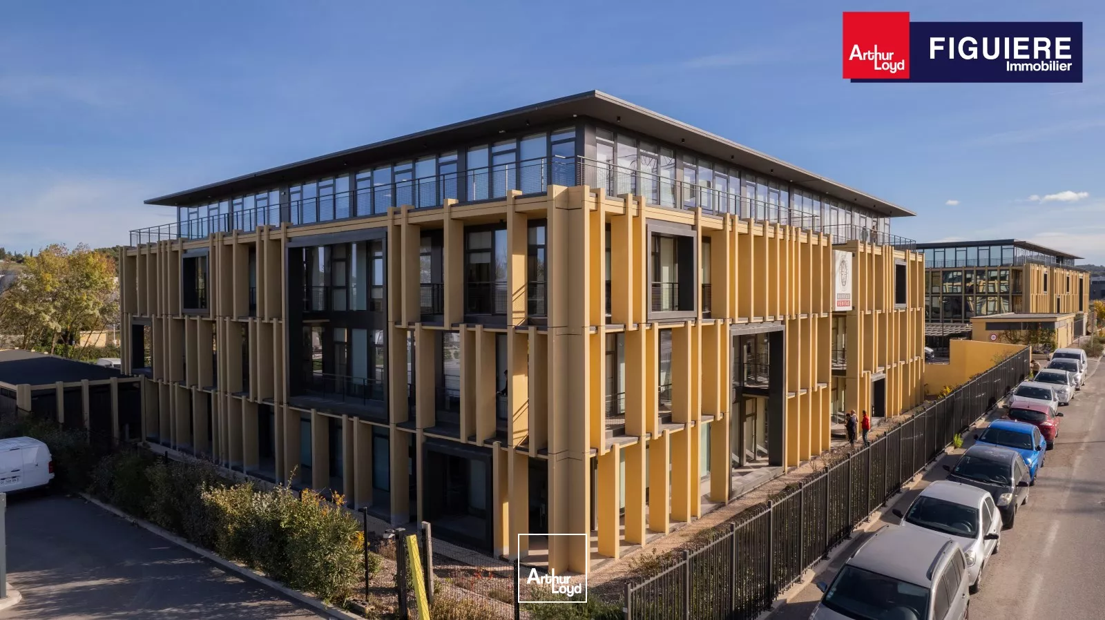 3 IMMEUBLES NEUFS BÉNÉFICIANT D'UNE BELLE VISIBILITÉ ET D'UN EMPLACEMENT EXCEPTIONNEL