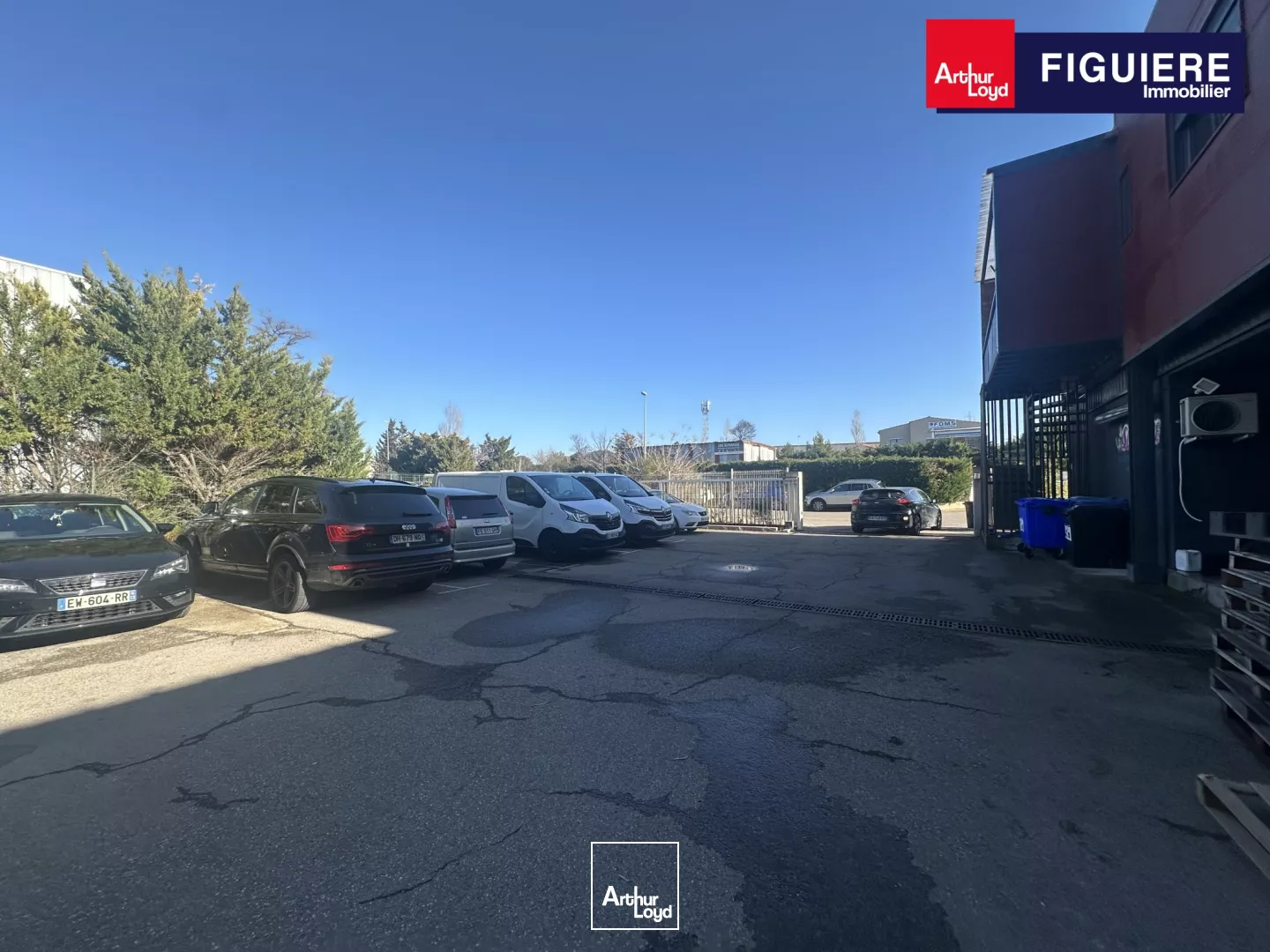 Local d'activités à LOUER sur la ZI DE LA VERDIER à VELAUX