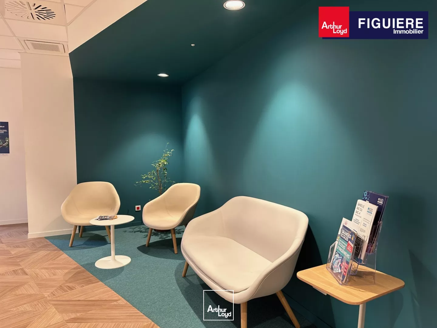 IMMEUBLE INDEPENDANT EQUIPE, IDEAL POUR UNE ECOLE.