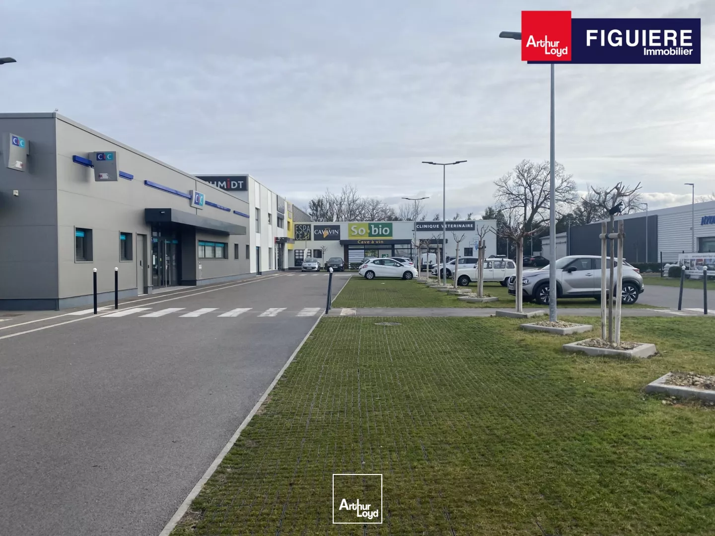 Emplacement PRIME zone du TUBE Istres 585m² à louer