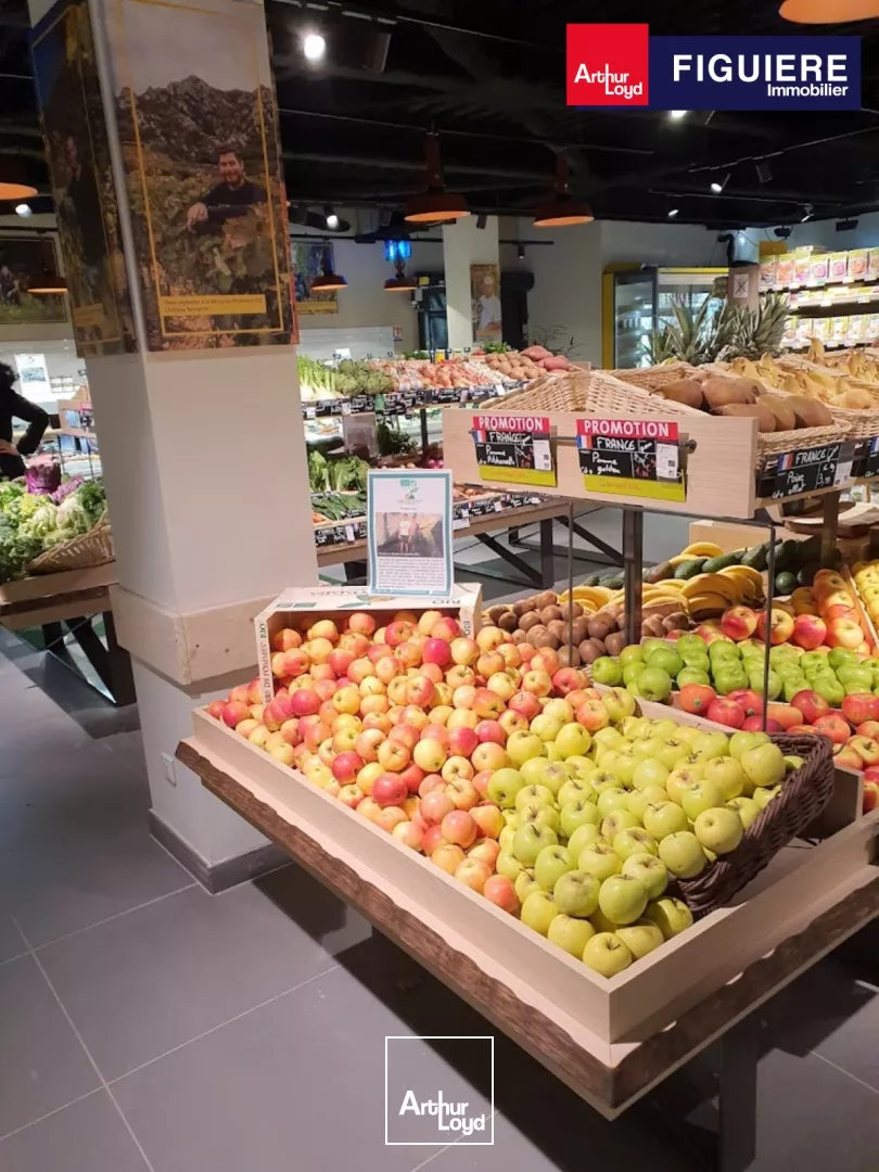 Emplacement PRIME zone du TUBE Istres 585m² à louer