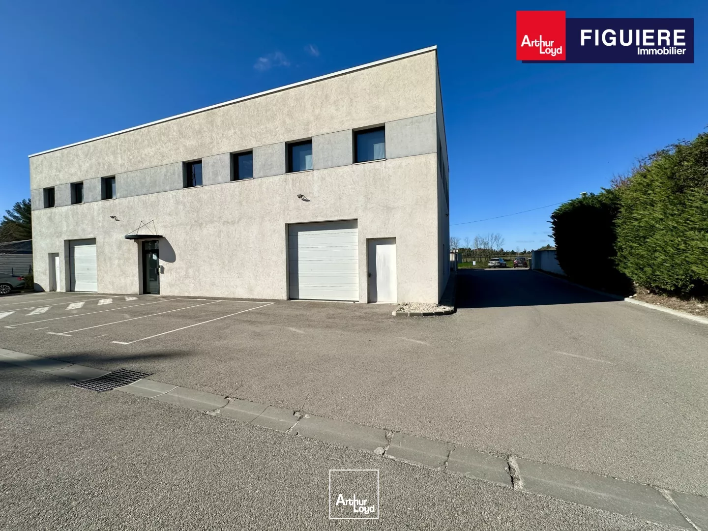 BUREAUX EN ETAGE AU SEIN D'UN ENVIRONNEMENT AGRÉABLE