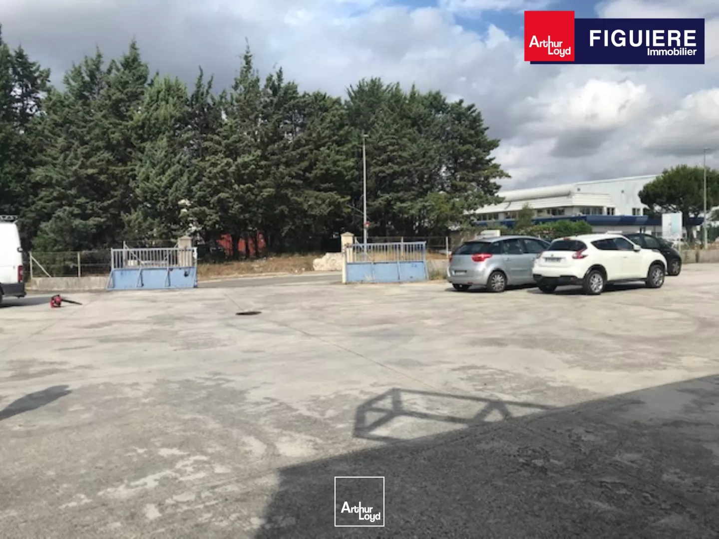 BATIMENT MIXTE INDEPENDANT