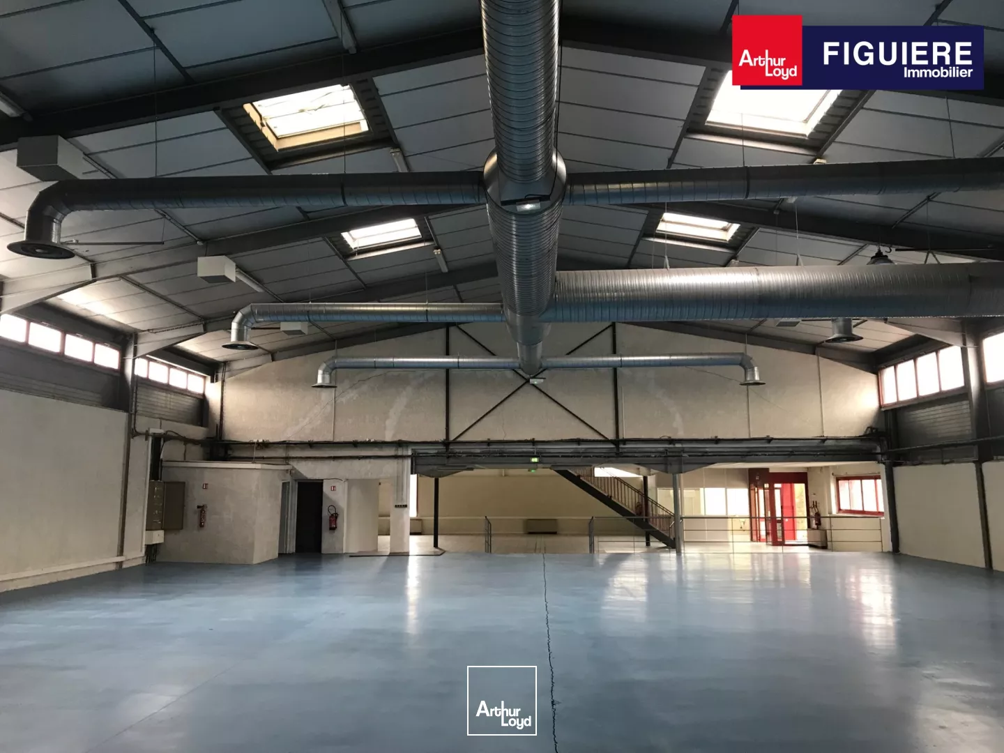 BATIMENT MIXTE INDEPENDANT