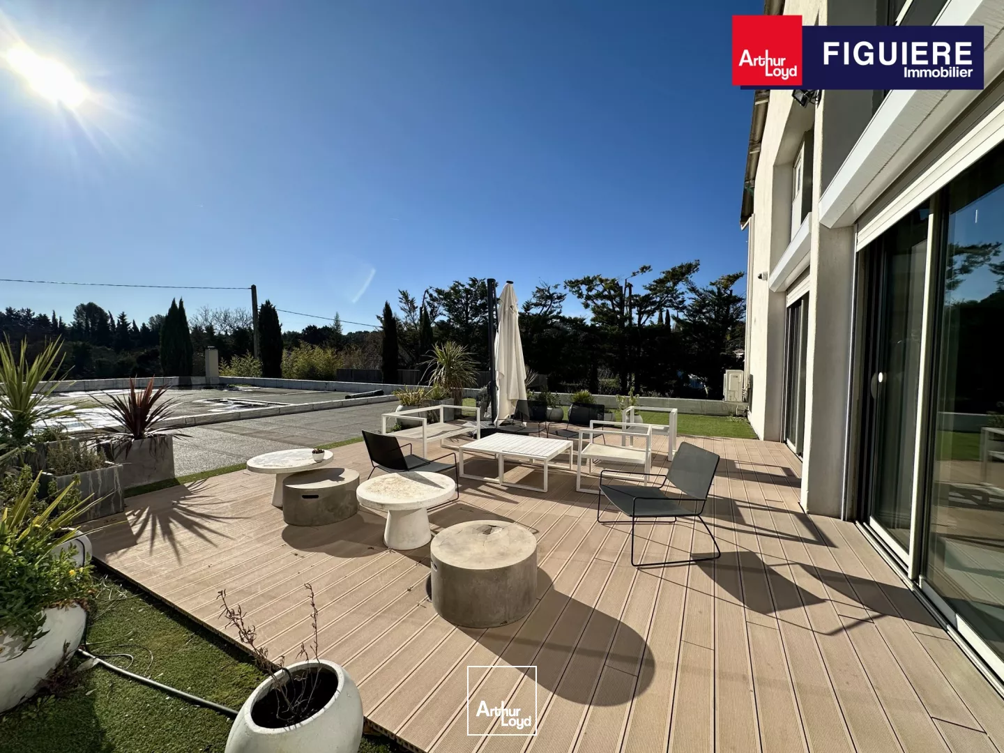 BUREAUX ATYPIQUE AVEC TERRASSE PRIVATIVE