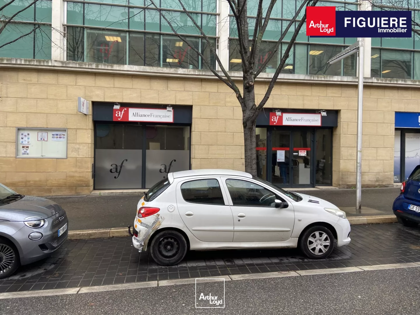 LOCAL COMMERCIAL A LOUER COTE ALLES PROVENCALES CENTRE VILLE