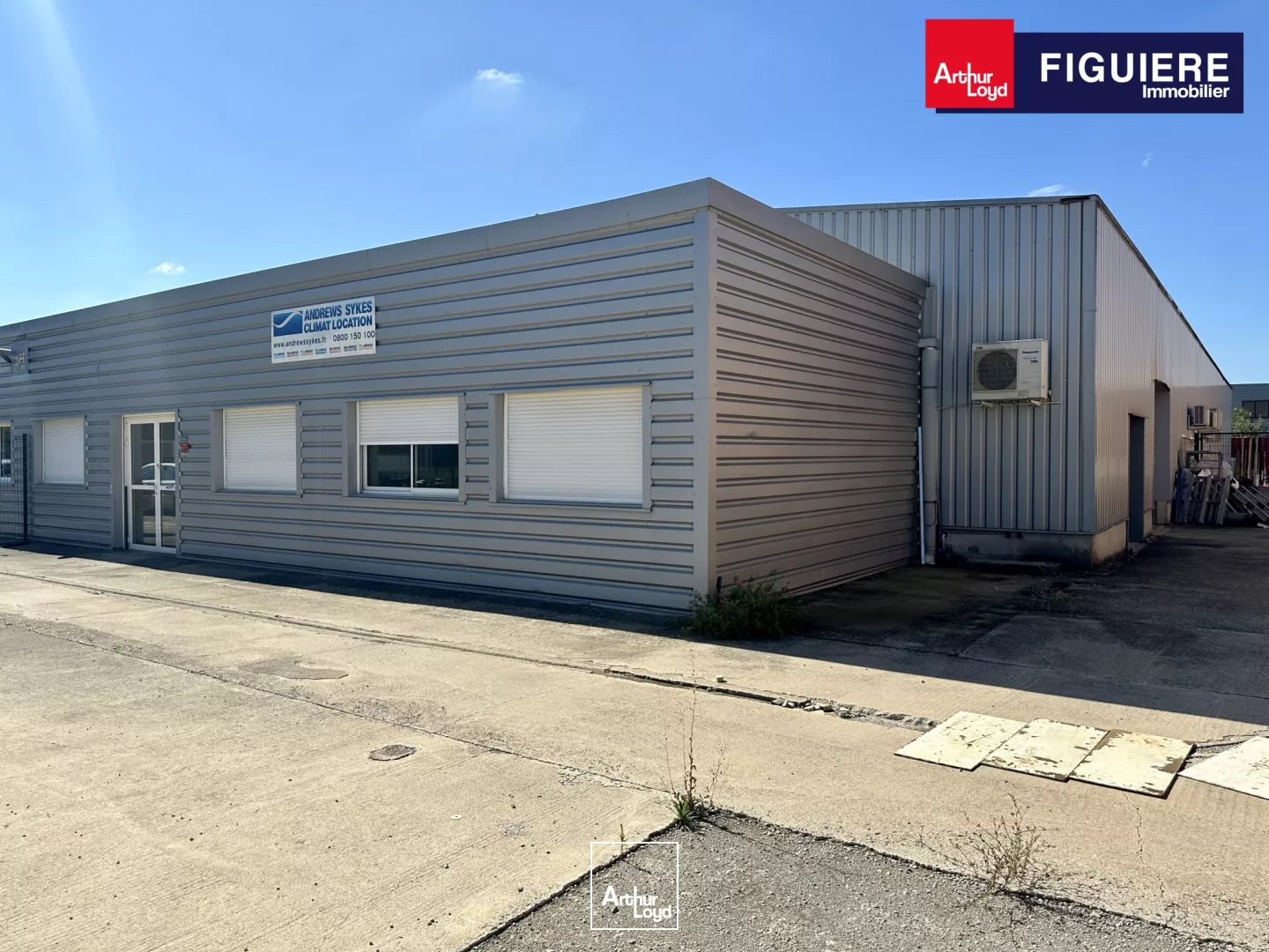 En EXCLUSIVITE - Locaux d'activités à VENDRE sur SAINT CANNAT.