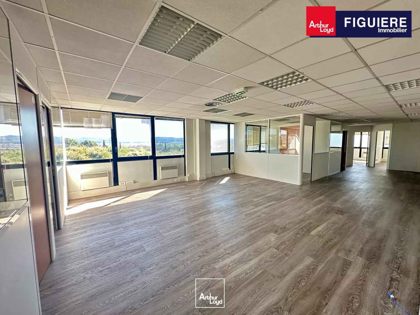 BUREAUX À LOUER AVEC VUE DÉGAGÉE À VITROLLES