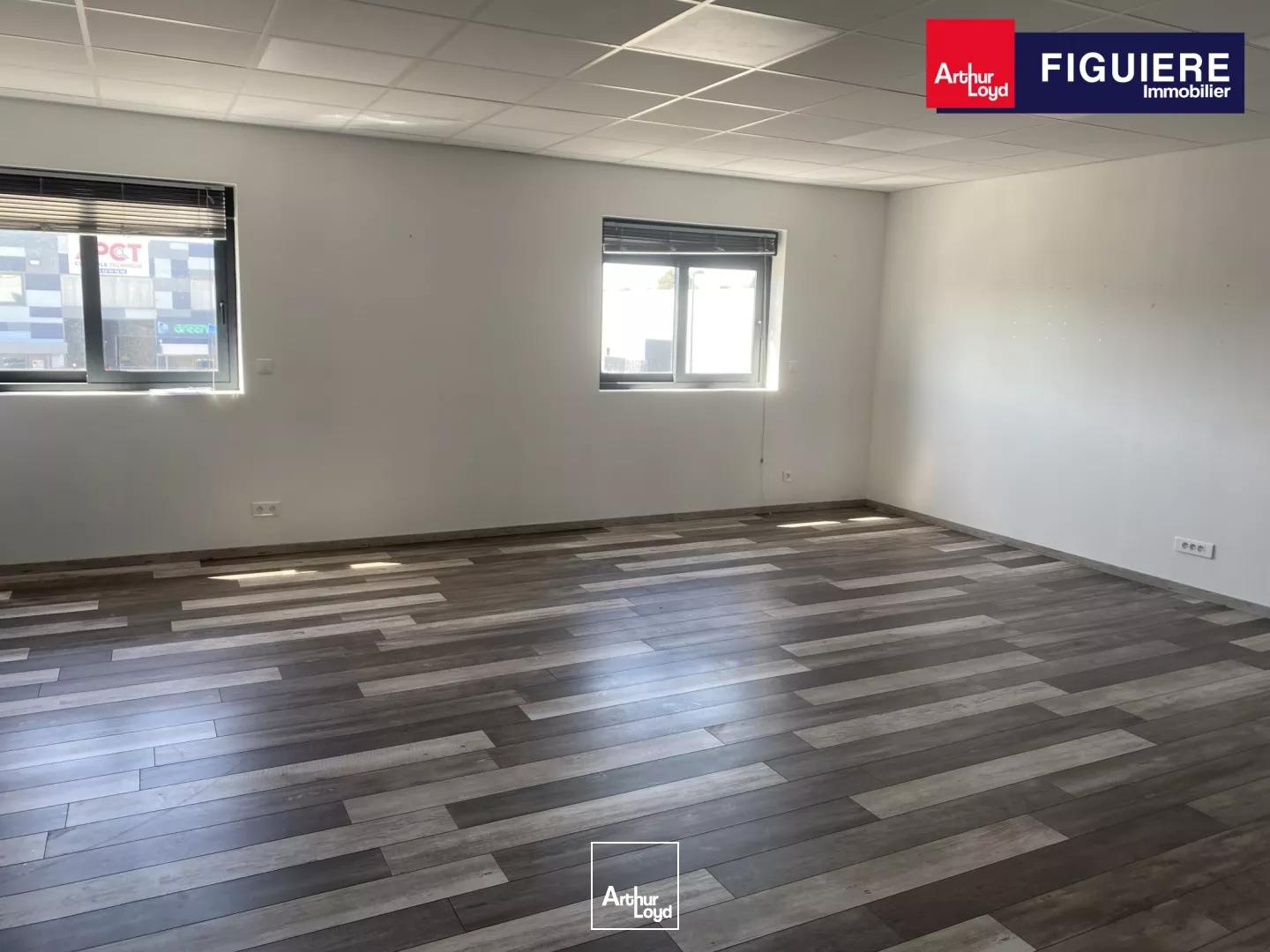 BUREAUX 90 M² A LOUER PELISSANNE