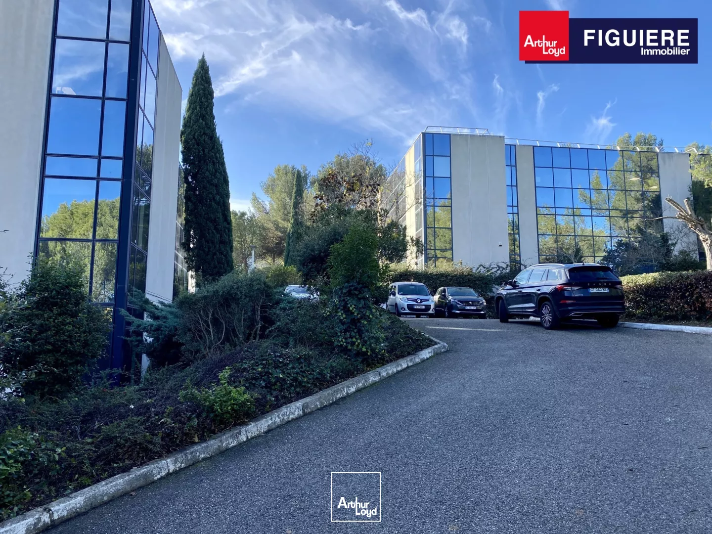 BUREAUX À LOUER DANS UN ENVIRONNEMENT CALME ET VERDOYANT