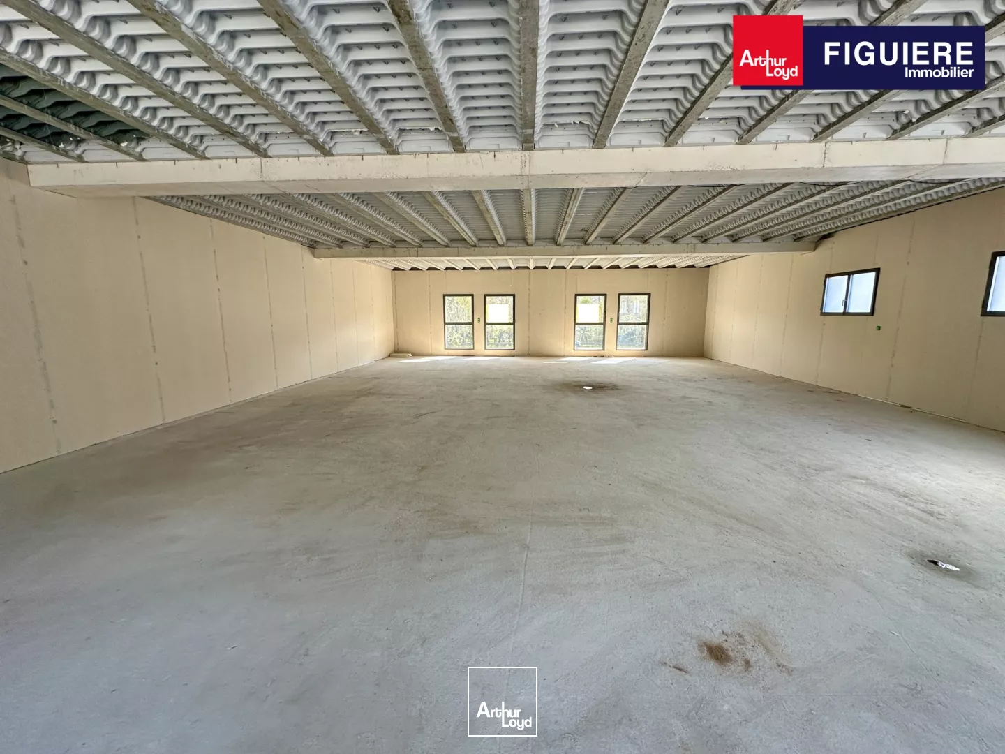 BUREAUX NEUFS À VENDRE OU À LOUER AIX EST