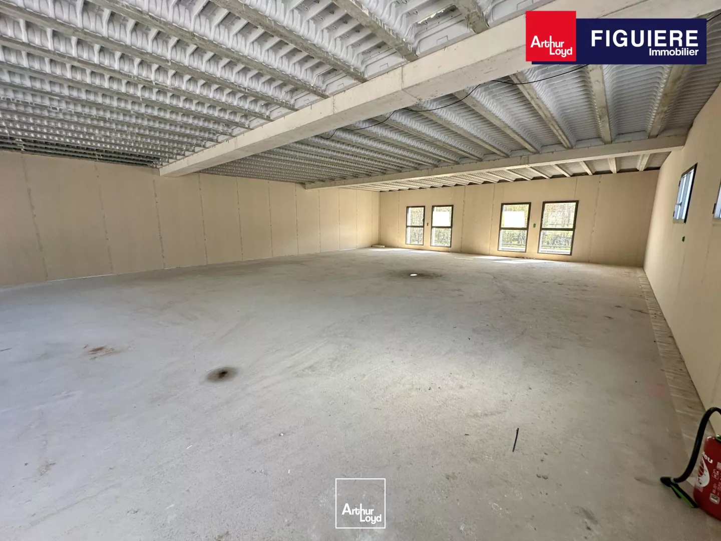 BUREAUX NEUFS À VENDRE OU À LOUER AIX EST