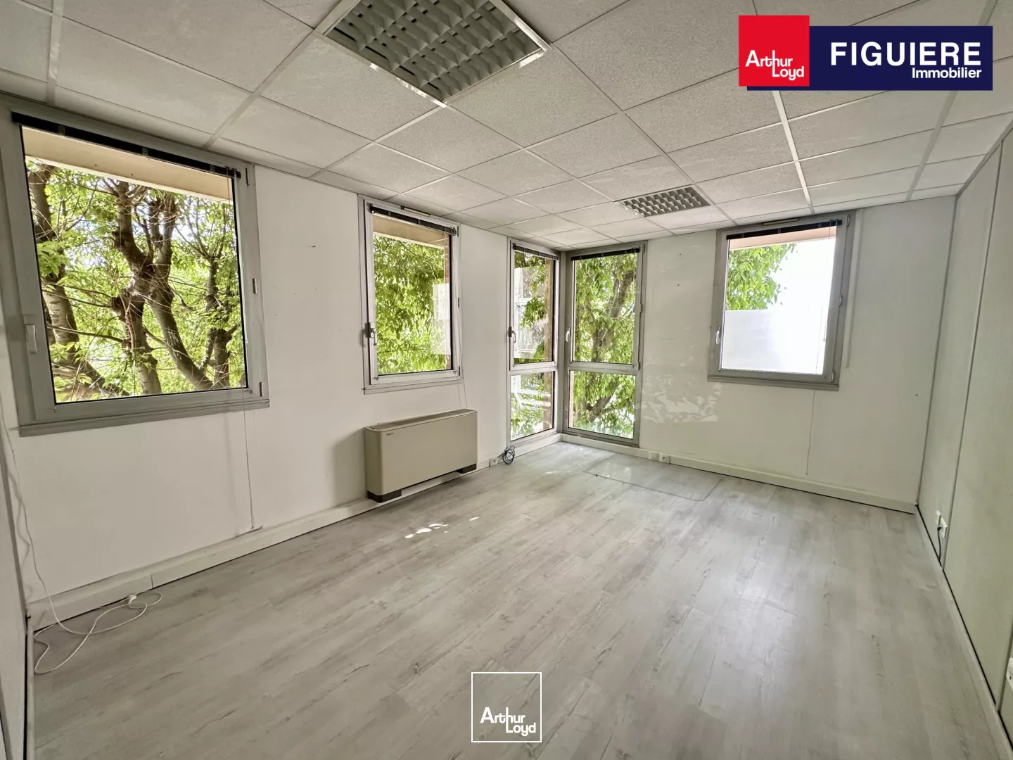 BUREAUX EN PÉRIPHÉRIE D'AIX EN PROVENCE À LOUER