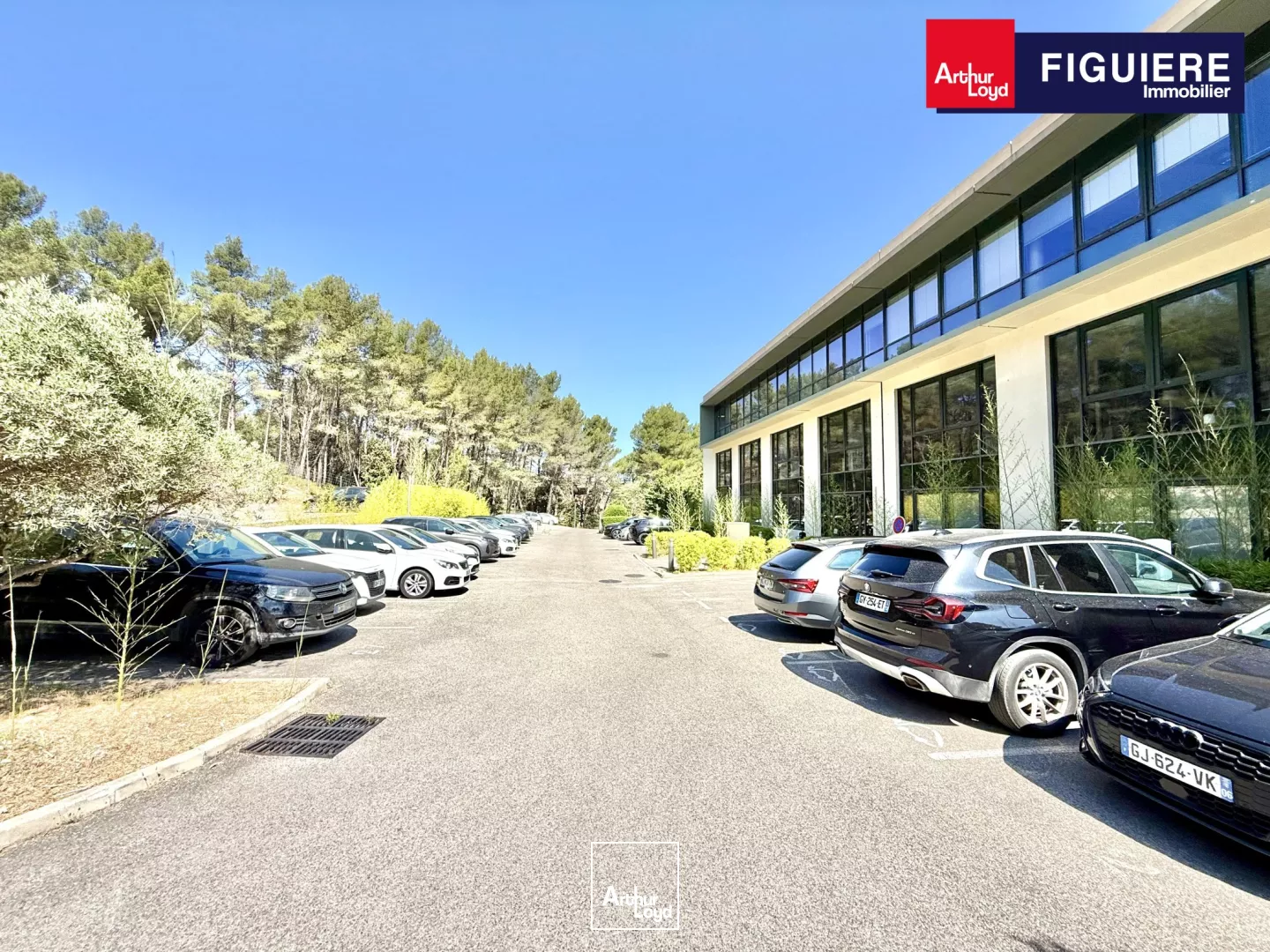 BUREAUX A LOUER SUR AIX EN PROVENCE AVEC VUE EXCEPTIONNELLE ET PARKINGS PRIVATIFS
