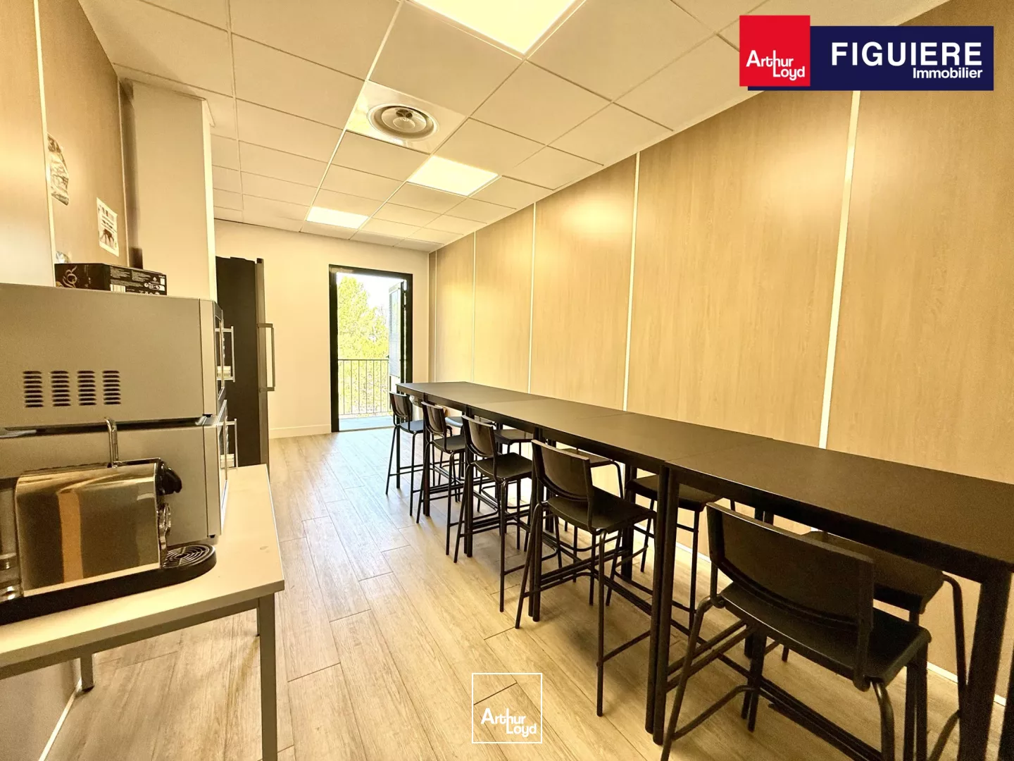 BUREAUX A LOUER SUR AIX EN PROVENCE AVEC VUE EXCEPTIONNELLE ET PARKINGS PRIVATIFS