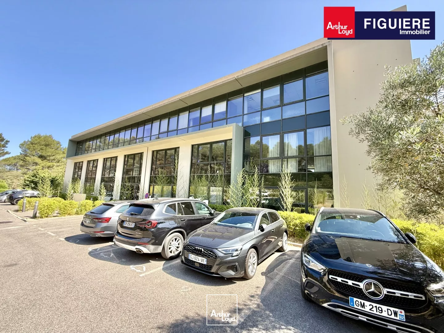 BUREAUX A LOUER SUR AIX EN PROVENCE AVEC VUE EXCEPTIONNELLE ET PARKINGS PRIVATIFS