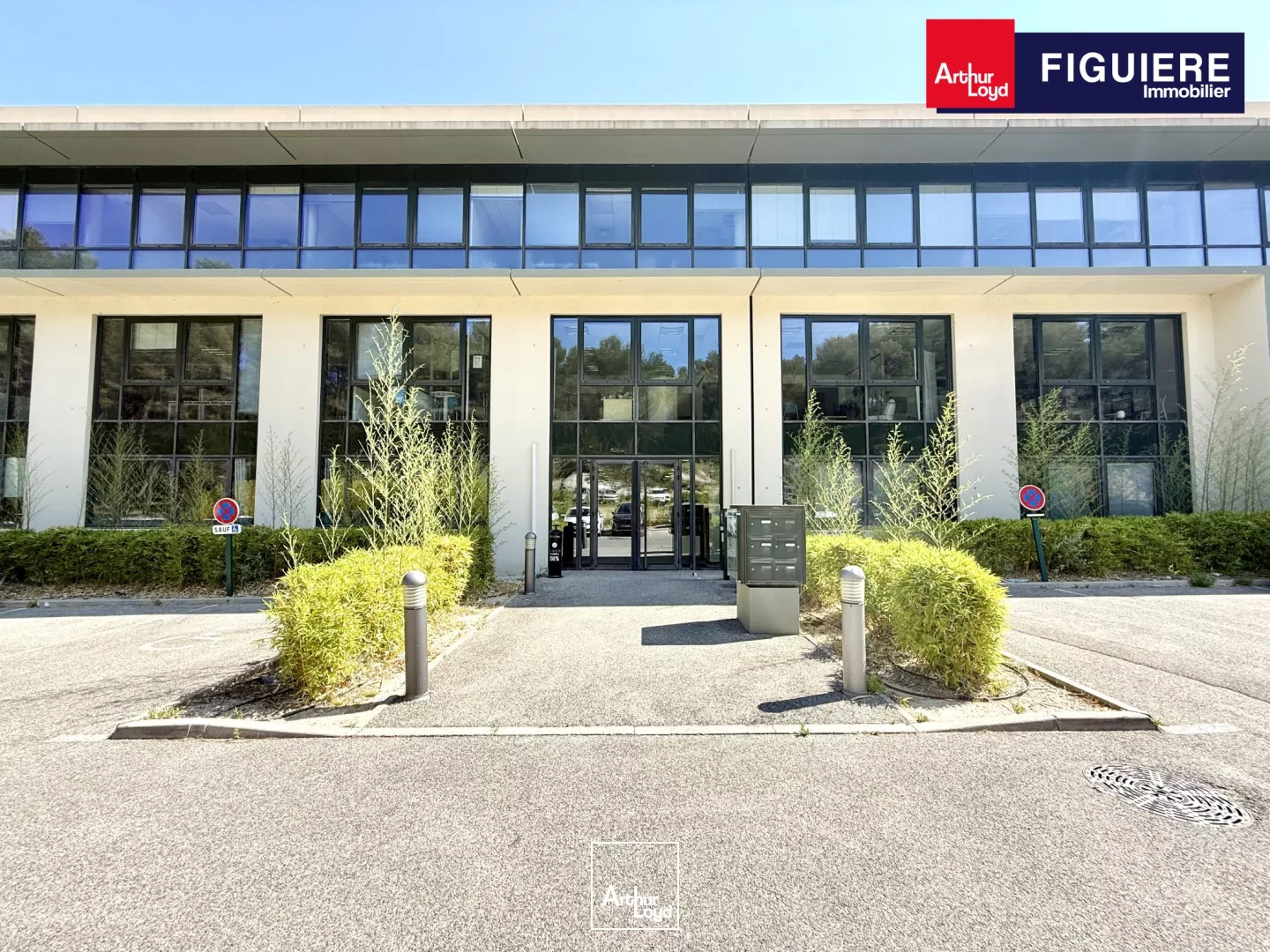 BUREAUX A LOUER SUR AIX EN PROVENCE AVEC VUE EXCEPTIONNELLE ET PARKINGS PRIVATIFS