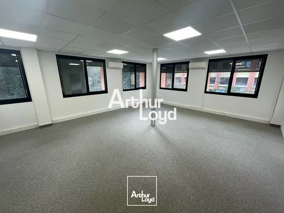 Bureaux à louer 84.44 m² Sophia Antipolis - Environnement paysager