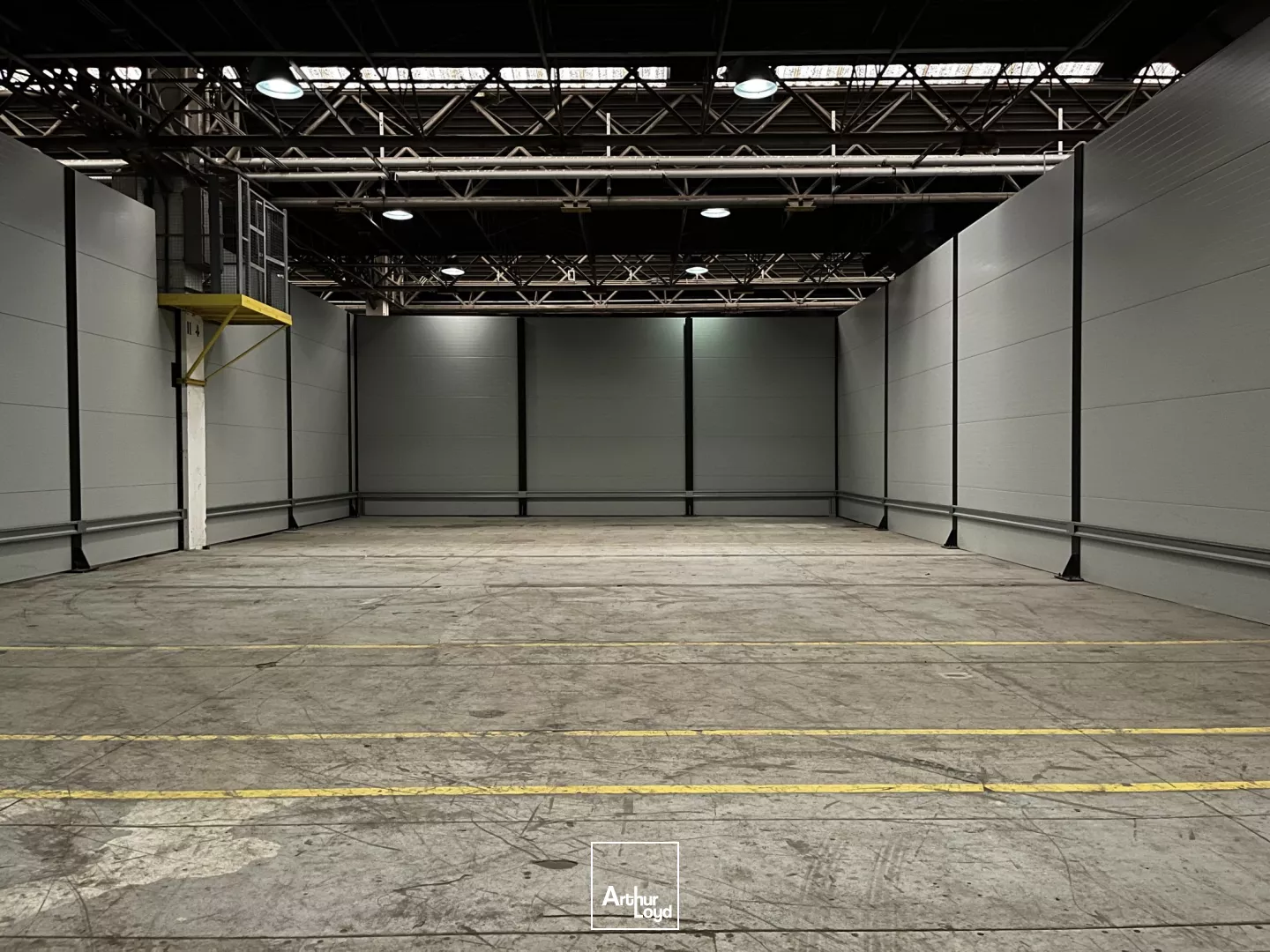 A LOUER LOCAUX D'ACTIVITE À MONTATAIRE 