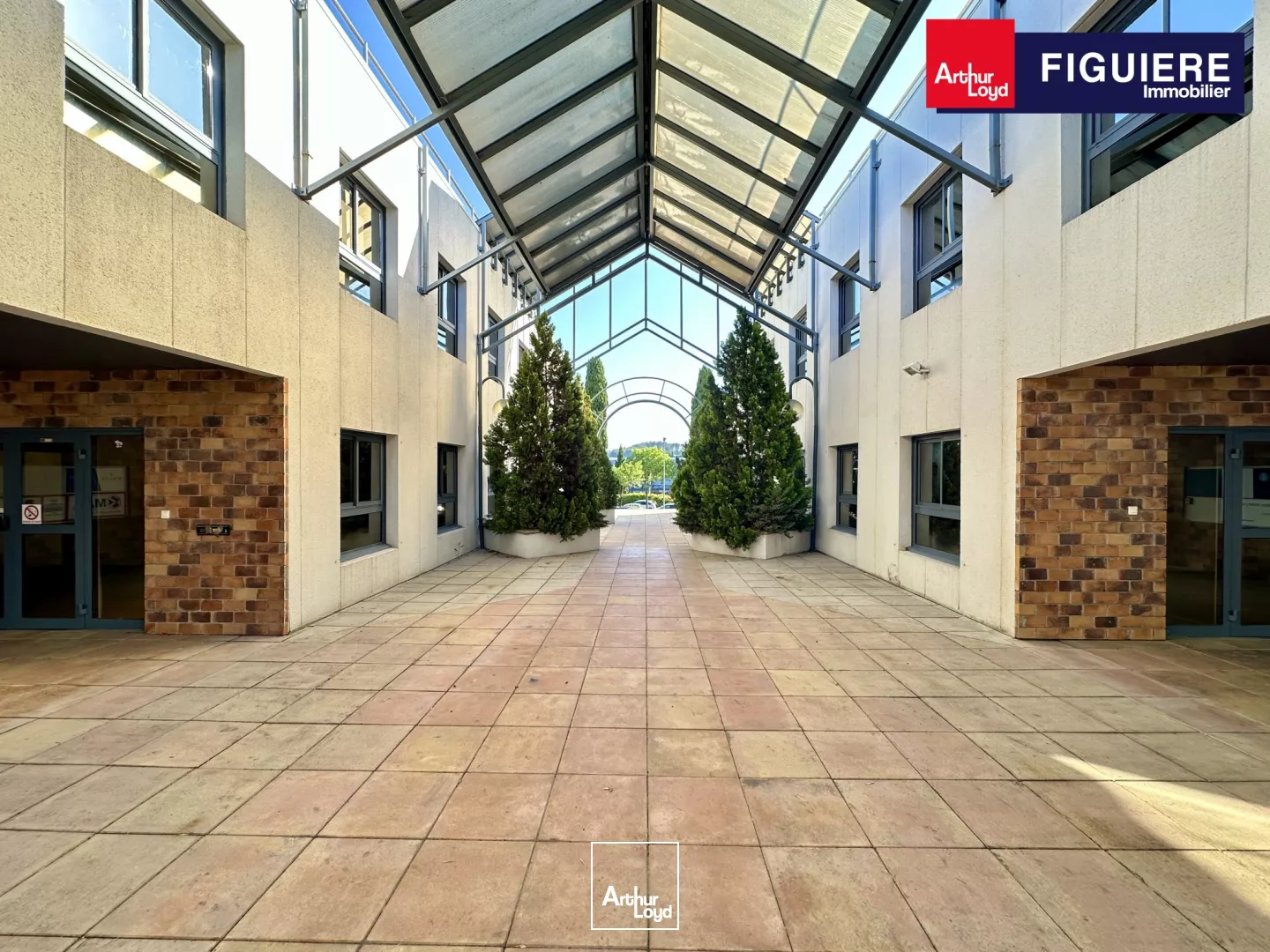 BUREAUX À LOUER EN PLEIN COEUR DU PÔLE D'ACTIVITÉ AVEC PKS