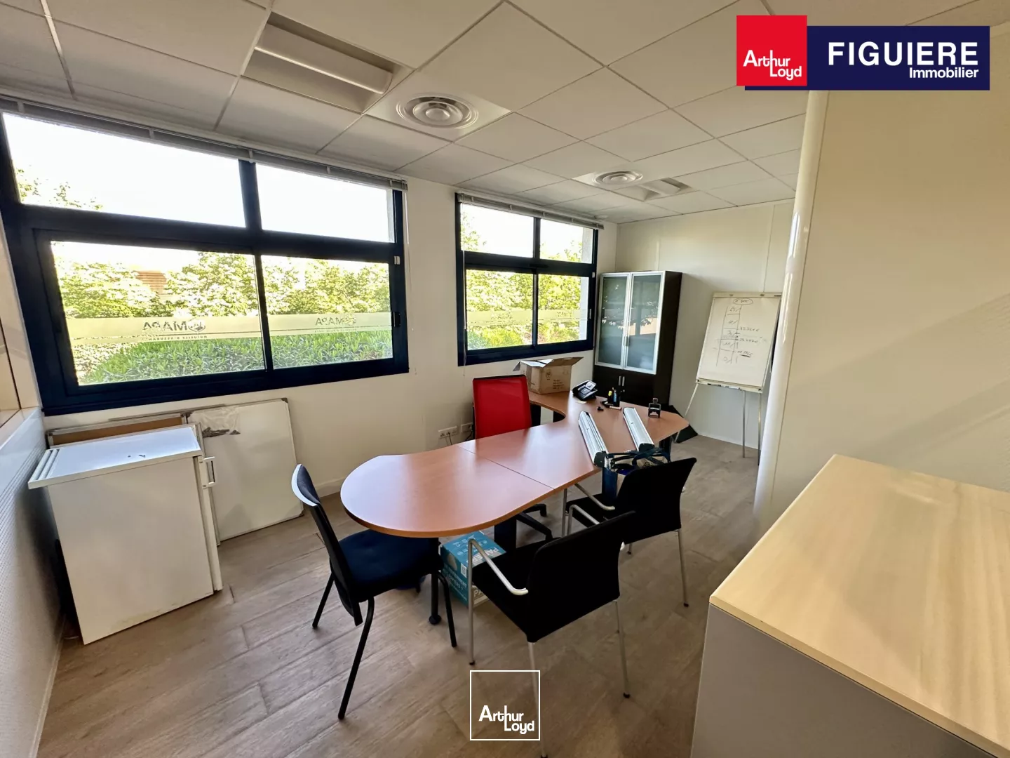 BUREAUX À LOUER EN PLEIN COEUR DU PÔLE D'ACTIVITÉ AVEC PKS