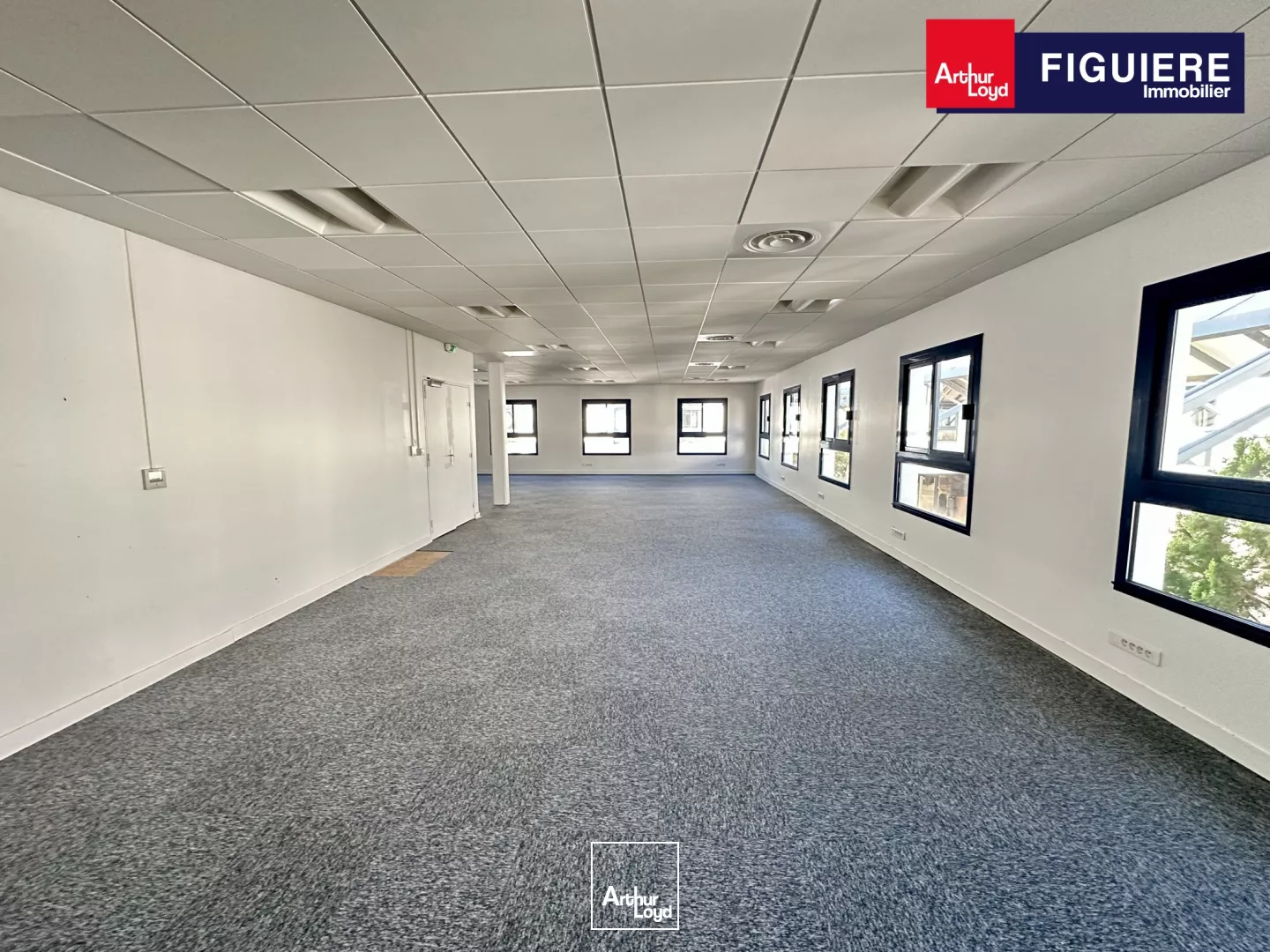 BUREAUX À LOUER EN PLEIN COEUR DU PÔLE D'ACTIVITÉ AVEC PKS