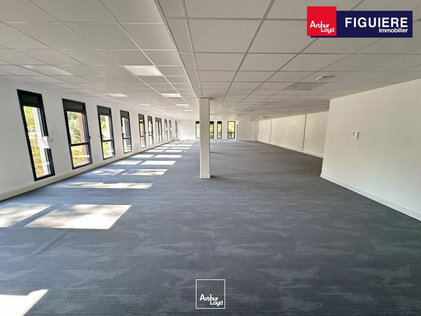 IMMEUBLE NEUF DE STANDING AVEC VISIBILITÉ ET PARKING