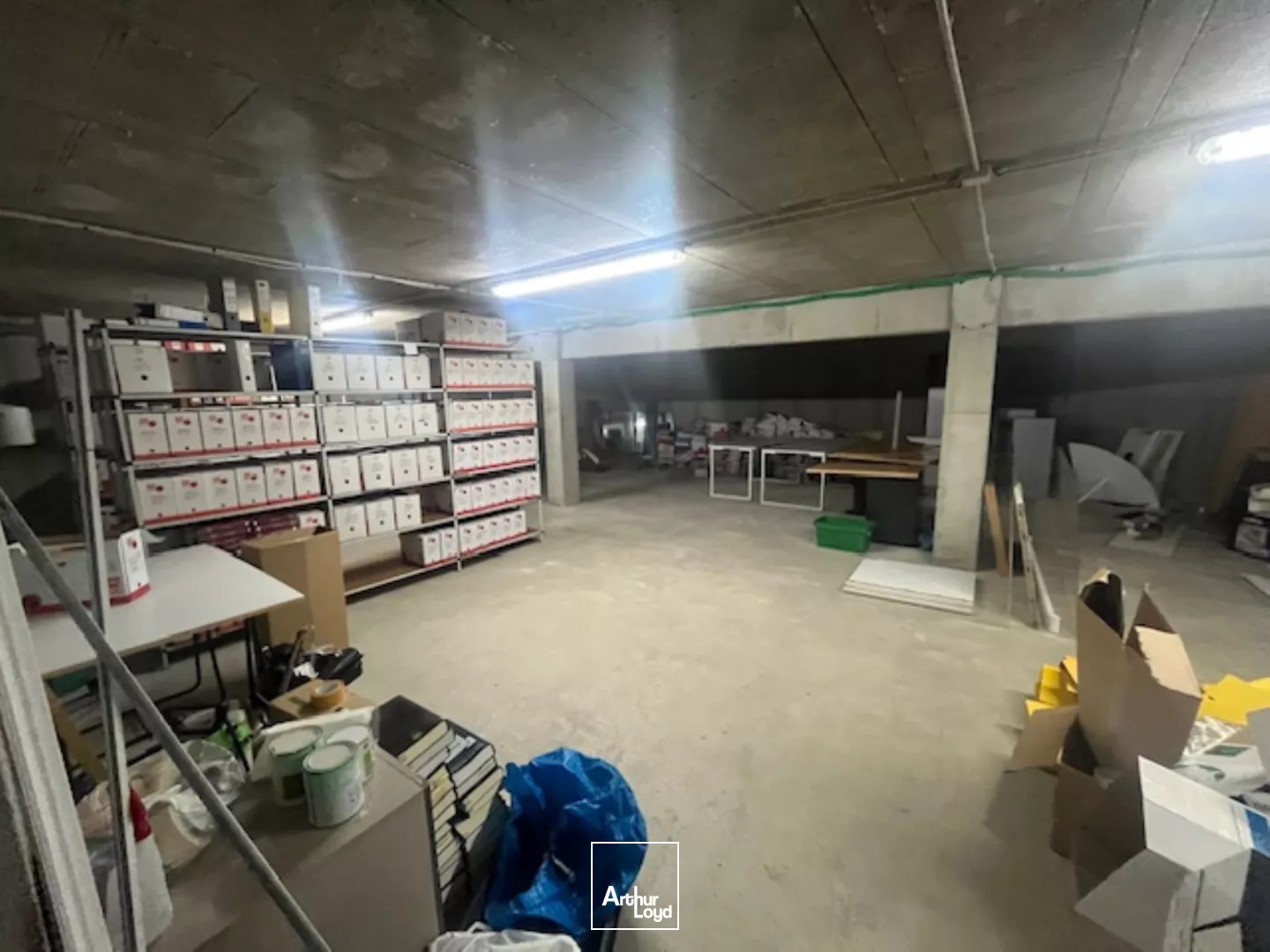 A LOUER - IMMEUBLE TERTIAIRE DE 619 M² - SAINT-MARTIN-DES-CHAMPS