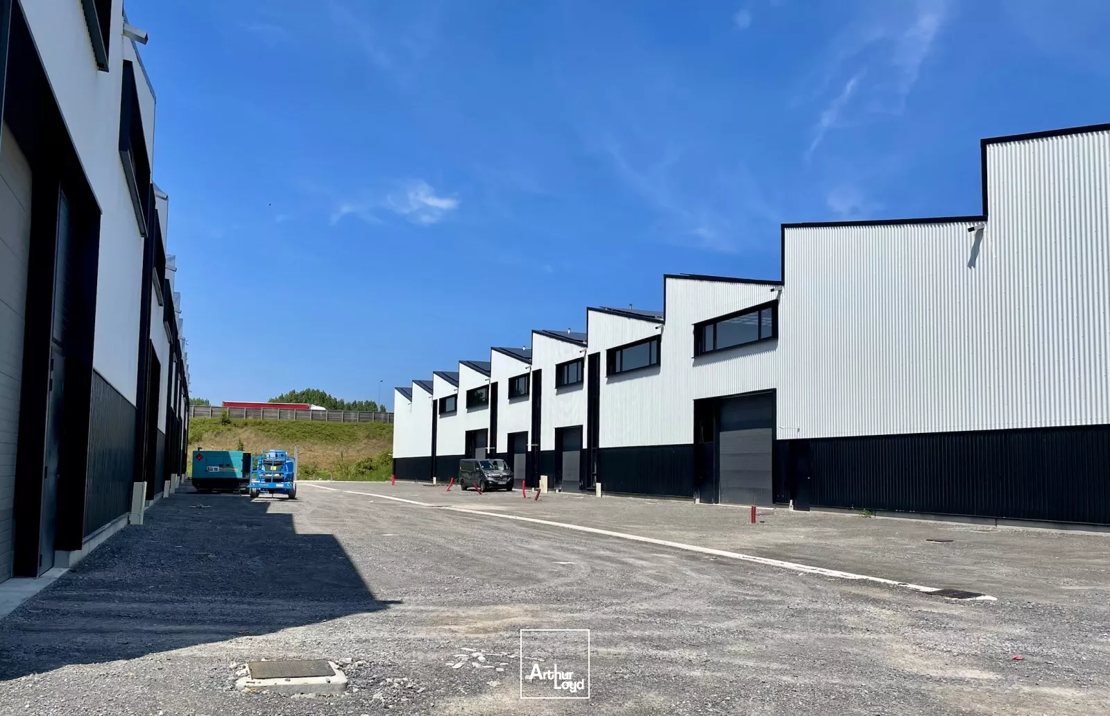 À LOUER - BUREAUX / ENTREPÔTS NEUFS EN ZI GRANDE SYNTHE 