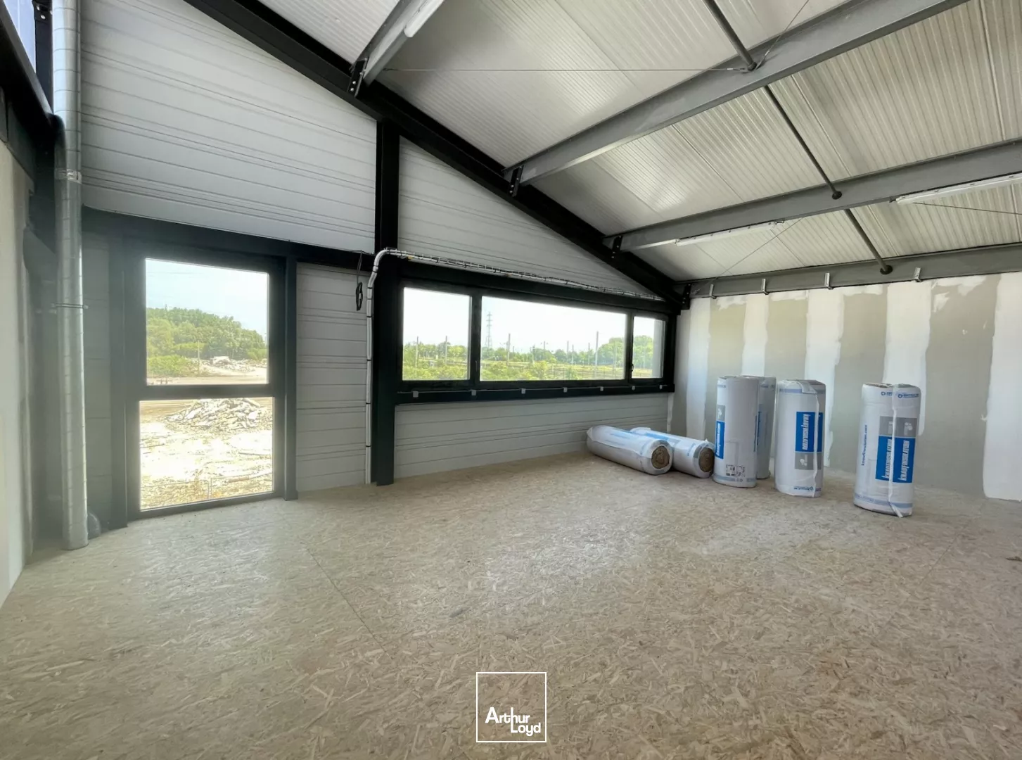 À LOUER - BUREAUX / ENTREPÔTS NEUFS EN ZI GRANDE SYNTHE 