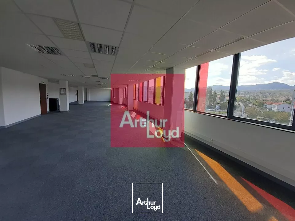 CLERMONT-FERRAND BUREAUX A LOUER 567 M²