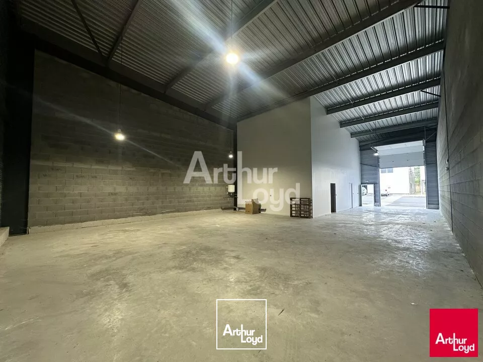 LIFFRE - LOCAL D'ACTIVITE NEUF A LOUER - 300 M²