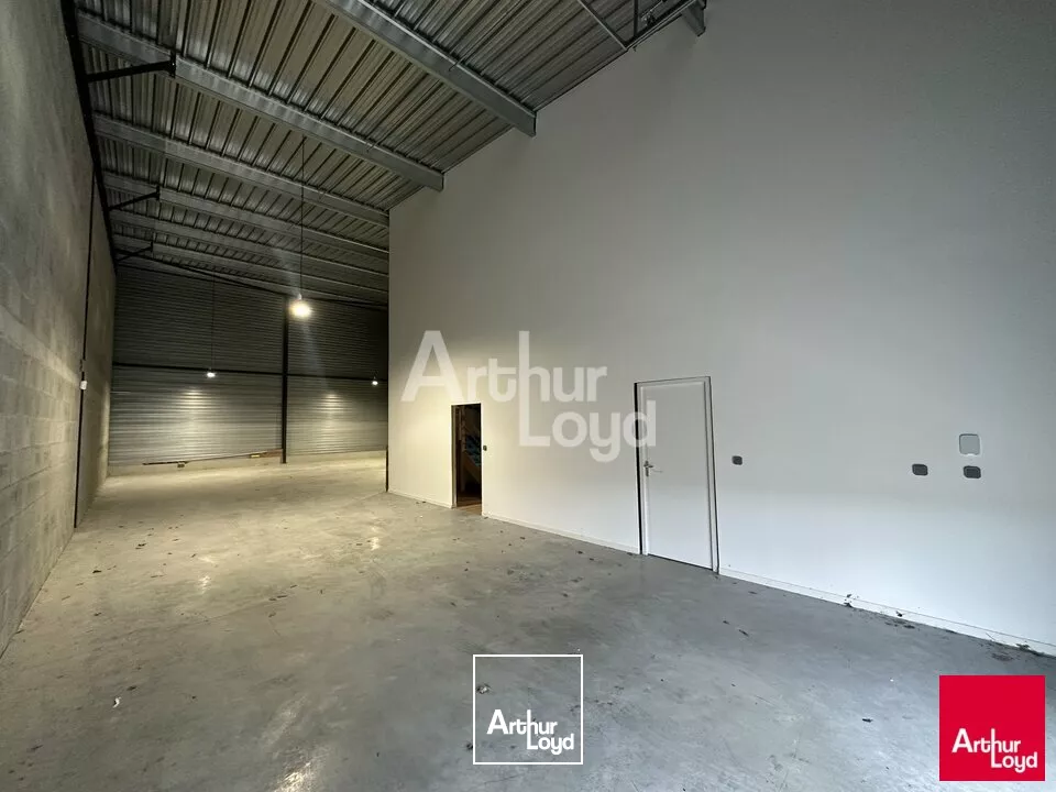 LIFFRE - LOCAL D'ACTIVITE NEUF A LOUER - 300 M²