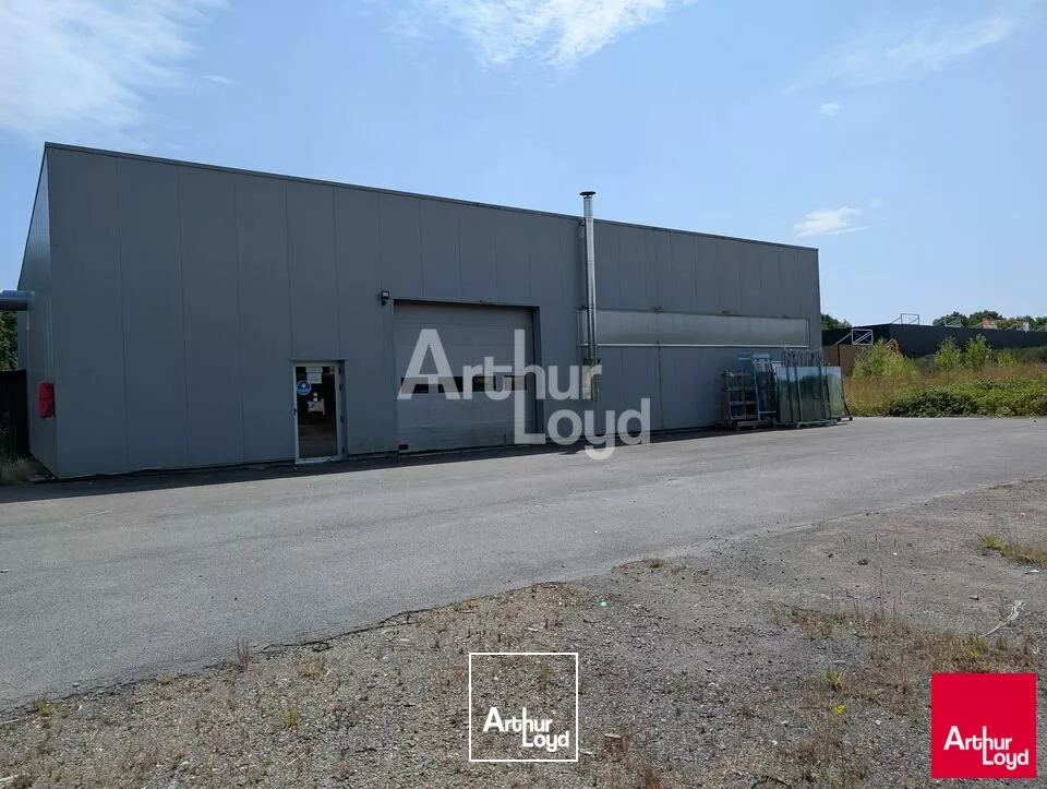 GOVEN - LOCAL D'ACTIVITE EN SOUS LOCATION - 440 M²