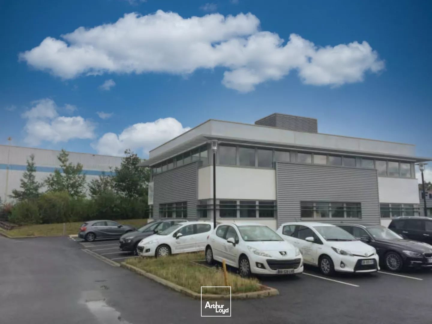 À louer - Bureaux lumineux de 105 m² à Boves, proche ZAC Jules Verne et accès direct Amiens