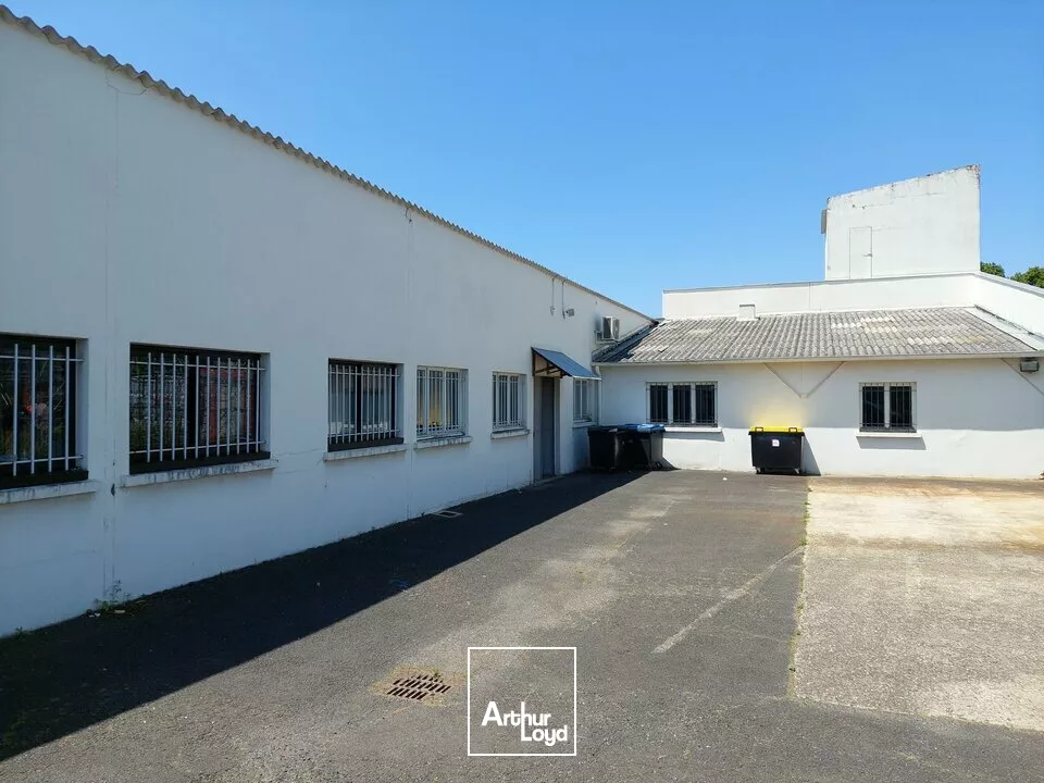 COURNON A LOUER LOCAL COMMERCIAL 560M² 