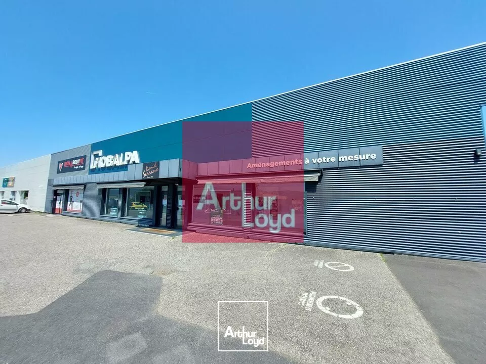COURNON A LOUER LOCAL COMMERCIAL 560M² 