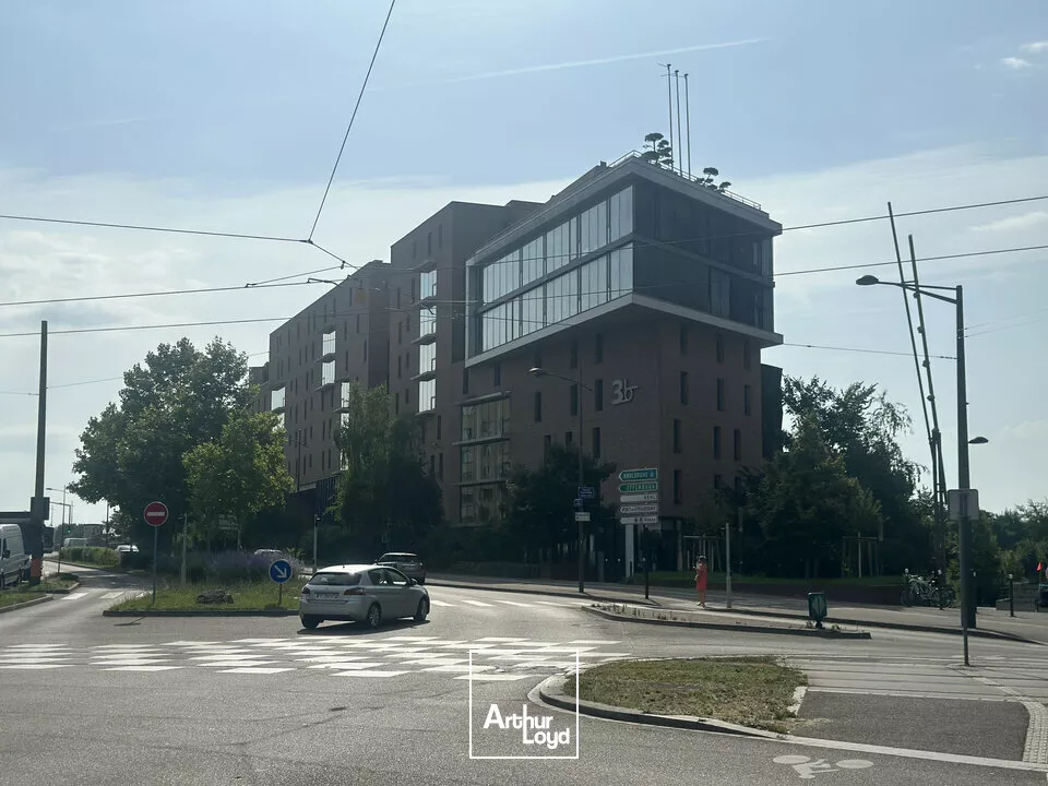 LOCAL COMMERCIAL à LOUER de 90.02 m²