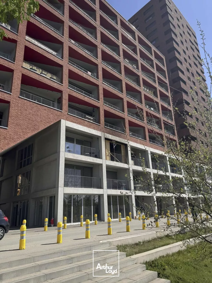 LOCAL COMMERCIAL à VENDRE de 375 m²