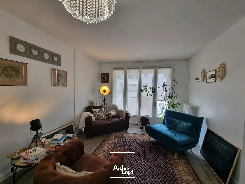 À LOUER  BUREAU LUMINEUX AVEC ESPACES PARTAGÉS  IDÉAL PROFESSIONS LIBÉRALES  DISPONIBLE PROCHAINEMENT