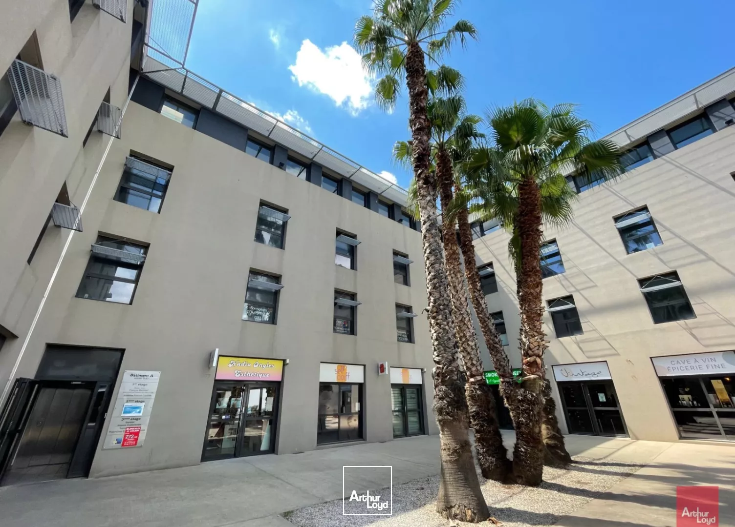 BUREAUX AVEC PARKINGS LOCATION - NIMES PERIPHERIQUE 
