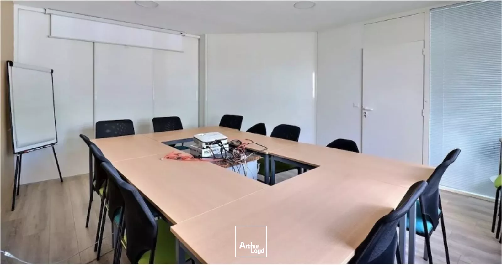 À LOUER : Bureaux de 81 m² + 4 places de parking privatives avec accès direct, SAINT-ETIENNE TECHNOPOLE