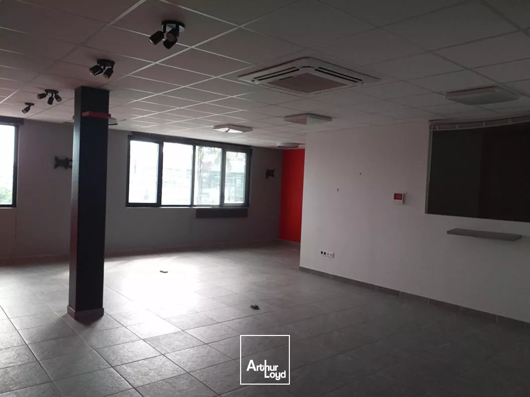 A LOUER Local commercial DILLON ROCADE