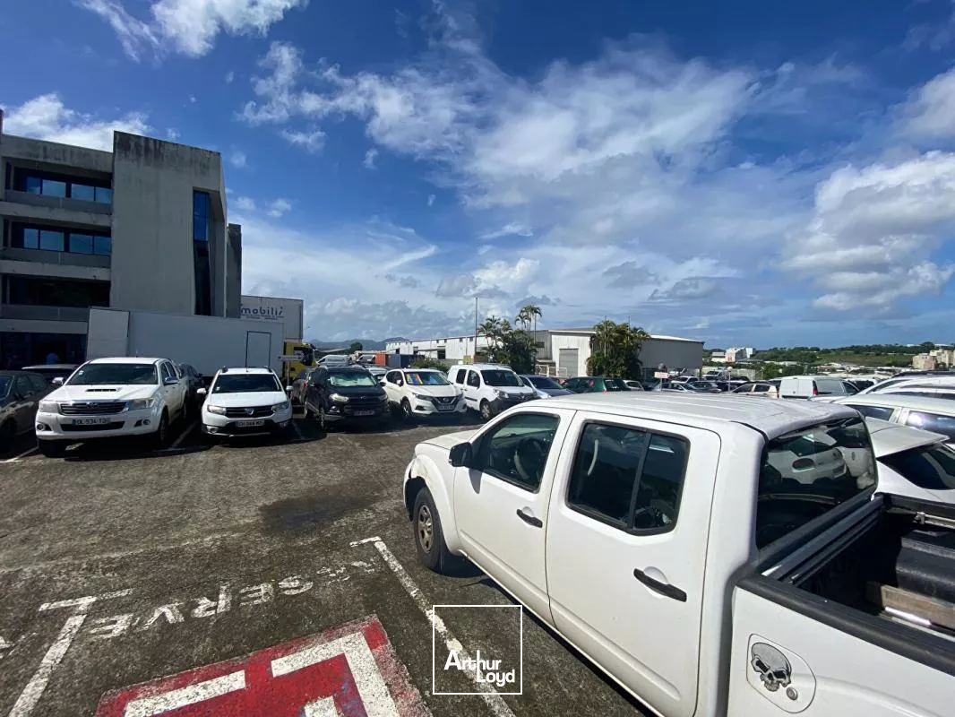 Bureaux 97 m2 Le Lamentin