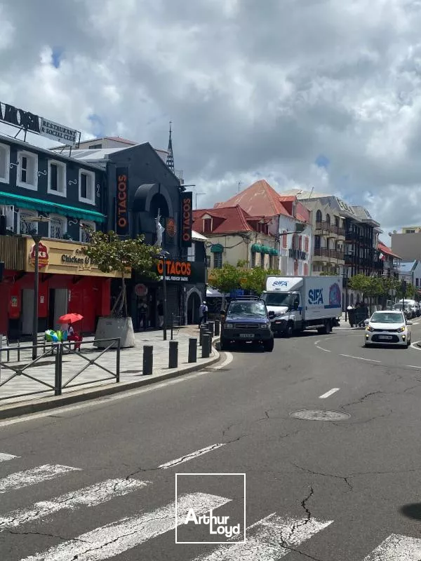 Local commercial 250 m2 FdF EMPLACEMENT NUMÉRO 1