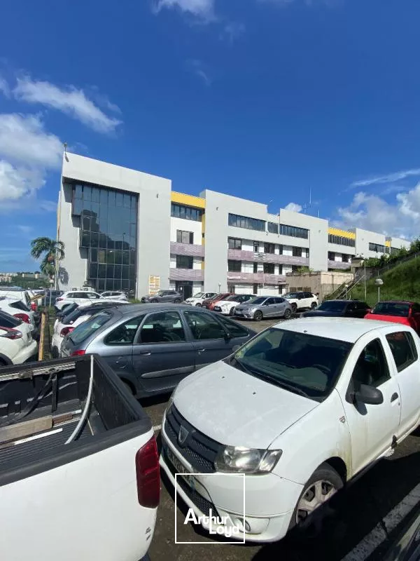 Bureaux 97 m2 Le Lamentin